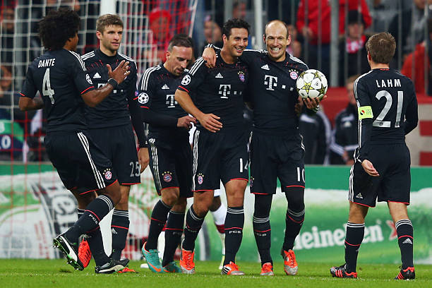 现了足球中 现了足球中